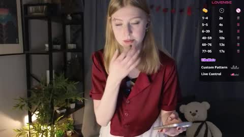 Snapshot of bellapoise chatting on February 13, 11:17 am Lana but not DelRay online show from February 13, 11:17 am