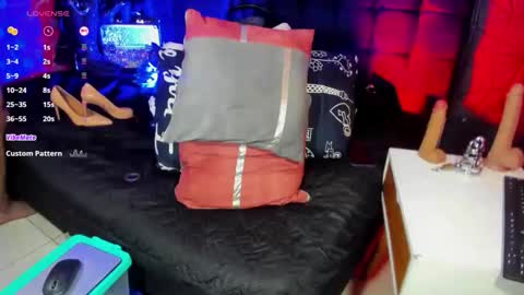Snapshot of bellaqueen_sex chatting on May 14, 6:42 am bellaqueen_sex online show from May 14, 6:42 am