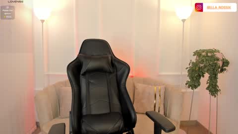 CALL ME BELLA online show from February 6, 2:15 pm