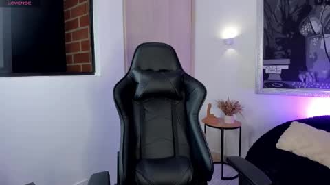 CALL ME BELLA online show from February 1, 12:31 am