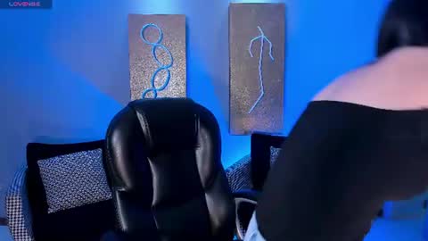 B E L L A  online show from June 13, 12:03 pm