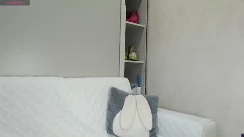 Snapshot of bellastrong_ chatting on October 17, 3:53 am Bella online show from October 17, 3:53 am