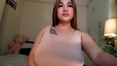 BELLA JONES online show from January 6, 1:37 pm