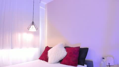 Snapshot of bellawild_ chatting on February 28, 2:18 pm Bella Wild online show from February 28, 2:18 pm