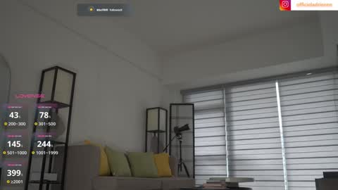 Belle Adrienne  IG  online show from February 15, 7:51 am