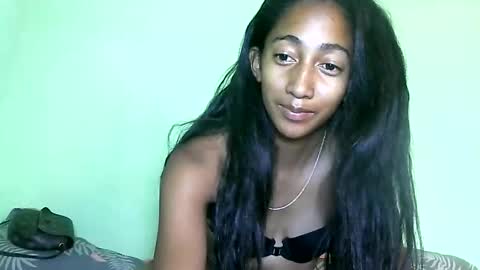 belle_annah online show from March 26, 12:44 pm