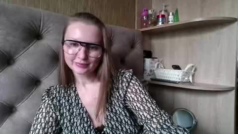 Amelia online show from November 6, 10:27 am