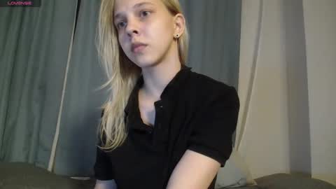 Snapshot of bellezza0 chatting on April 22, 12:57 am bellezza0 online show from April 22, 12:57 am