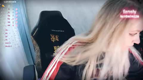 Your Annabelle Wolf  online show from January 13, 11:48 am