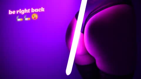 Your Annabelle Wolf  online show from April 19, 3:00 pm