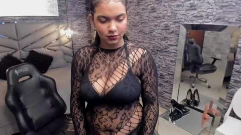 Belly online show from October 31, 7:59 pm