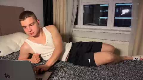 Snapshot of ben_harmon chatting on June 21, 7:05 pm ben_harmon online show from June 21, 7:05 pm