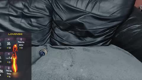 Snapshot of bencrow chatting on October 17, 10:12 pm Bencrow online show from October 17, 10:12 pm