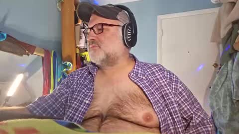 Snapshot of bendavewill chatting on December 21, 5:47 am Bendavewill online show from December 21, 5:47 am