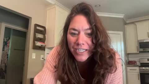 Snapshot of bendlikebecks chatting on May 5, 1:19 pm bendlikebecks online show from May 5, 1:19 pm
