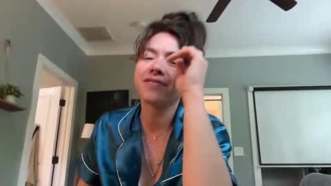 Snapshot of bendlikebecks chatting on May 11, 1:17 pm bendlikebecks online show from May 11, 1:17 pm