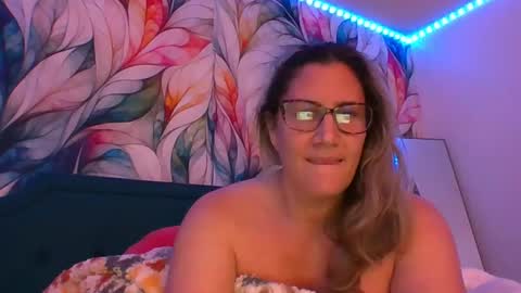 Becky online show from December 9, 3:18 am