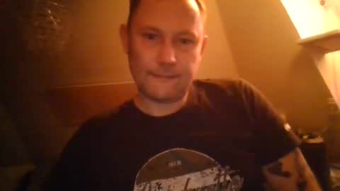 Snapshot of benizio_ chatting on December 20, 3:14 am benizio online show from December 20, 3:14 am