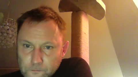 Snapshot of benizio_ chatting on December 31, 12:32 am benizio online show from December 31, 12:32 am