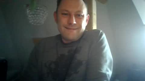 Snapshot of benizio_ chatting on January 28, 9:19 am benizio online show from January 28, 9:19 am