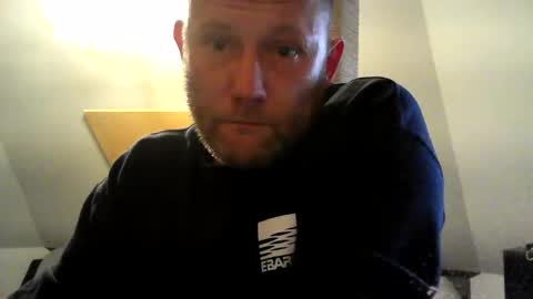 Snapshot of benizio_ chatting on February 25, 4:00 pm benizio online show from February 25, 4:00 pm