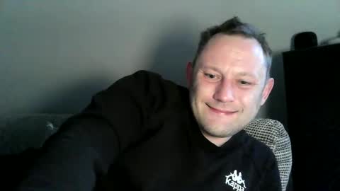 Snapshot of benizio_ chatting on March 12, 12:04 pm benizio online show from March 12, 12:04 pm