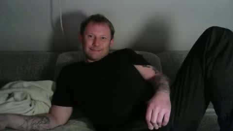 Snapshot of benizio_ chatting on September 25, 12:47 am benizio online show from September 25, 12:47 am