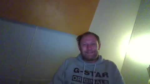 Snapshot of benizio_ chatting on October 4, 4:16 pm benizio online show from October 4, 4:16 pm