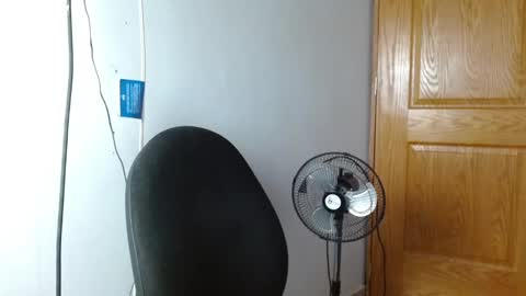 benjamin_isaac online show from February 12, 11:51 pm