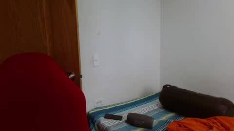 benjamin_isaac online show from October 31, 12:06 pm