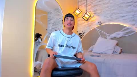 BENJAMIN online show from October 28, 1:58 pm