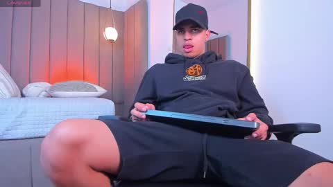 BENJAMIN online show from May 19, 3:02 am