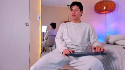 BENJAMIN online show from July 12, 3:52 am