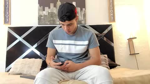 Snapshot of benjamin_more24 chatting on February 9, 4:05 am benjamin more24 online show from February 9, 4:05 am