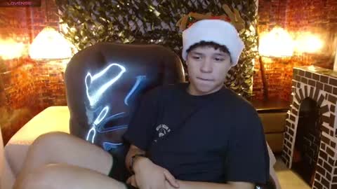 BENJAMIN online show from December 17, 8:32 pm