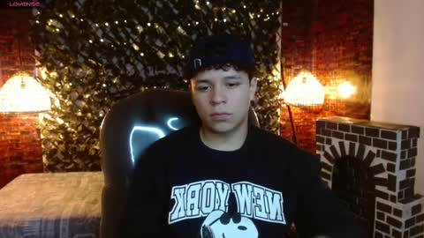 BENJAMIN online show from December 27, 8:18 pm