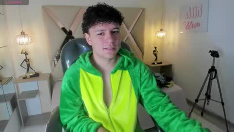 BENJAMIN online show from October 4, 8:07 pm