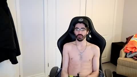 benny_boy95 online show from May 1, 5:50 pm