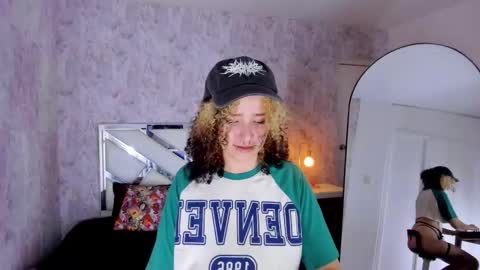 Snapshot of benny_wilson chatting on September 17, 3:41 am benny_wilson online show from September 17, 3:41 am