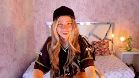 Snapshot of benny_wilson chatting on October 4, 3:37 am benny_wilson online show from October 4, 3:37 am