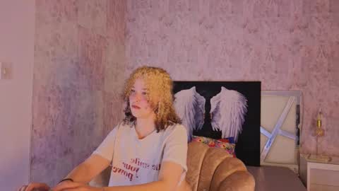 Snapshot of benny_wilson chatting on November 27, 4:25 am benny_wilson online show from November 27, 4:25 am