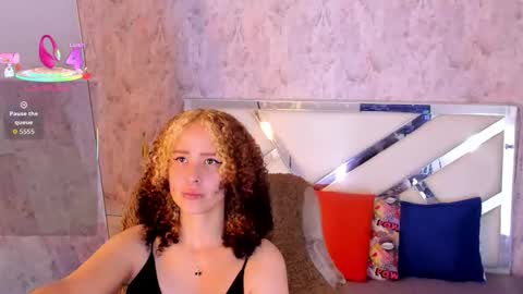 Snapshot of benny_wilson chatting on December 4, 3:49 am benny_wilson online show from December 4, 3:49 am