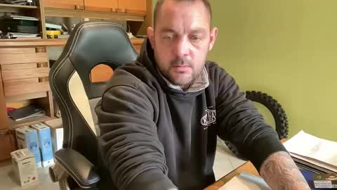 benochau online show from March 30, 2:51 pm