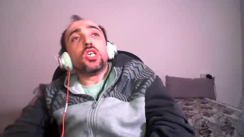 Snapshot of bentish chatting on December 7, 4:47 pm bentish online show from December 7, 4:47 pm