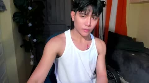 Snapshot of bentlyfuck chatting on August 4, 3:32 am bentlyfuck online show from August 4, 3:32 am