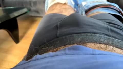 Snapshot of benz10001 chatting on December 8, 4:07 pm benz10001 online show from December 8, 4:07 pm