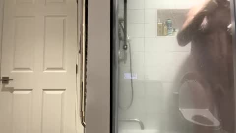 Snapshot of benz10001 chatting on December 24, 12:33 pm benz10001 online show from December 24, 12:33 pm