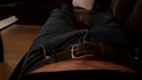 Snapshot of benz10001 chatting on January 7, 12:03 am benz10001 online show from January 7, 12:03 am