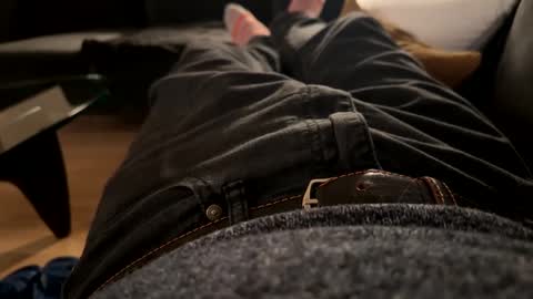 Snapshot of benz10001 chatting on March 12, 11:01 pm benz10001 online show from March 12, 11:01 pm