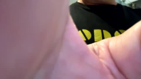 Snapshot of benz10001 chatting on November 17, 1:06 pm benz10001 online show from November 17, 1:06 pm